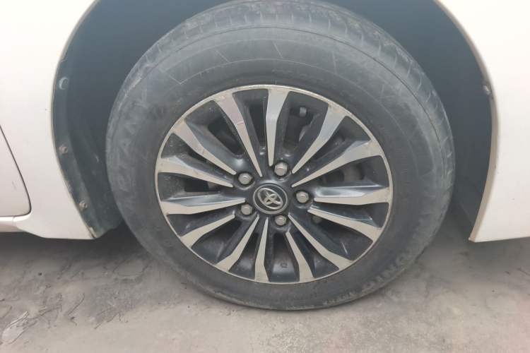 Used Toyota Corolla 2017 Revised Version 1.2T S-CVT GL Right Front Wheel Hub