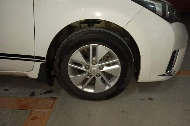 Used Toyota Corolla 2017 1.2T CVT GL Right Front Wheel Hub
