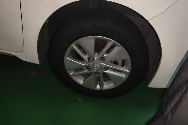 Used Toyota Corolla 2017 Revised Version 1.6L S-CVT GL Right Front Wheel Hub