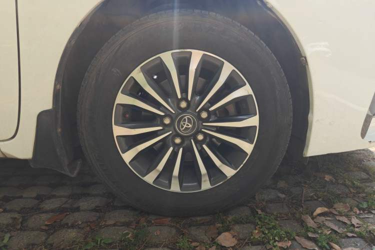Used Toyota Corolla 2017 Revised Version 1.2T S-CVT GL-i Right Front Wheel Hub