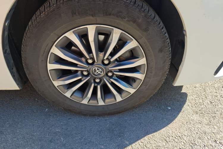 Used Toyota Corolla 2017 Revised Version 1.2T S-CVT GL Right Front Wheel Hub