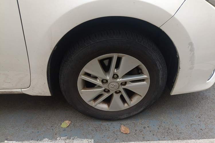 Used Toyota Corolla 2017 1.6L CVT GL Right Front Wheel Hub