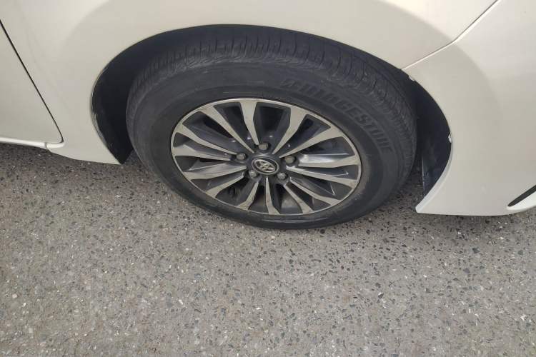 Used Toyota Corolla 2017 Revised Version 1.2T S-CVT GL Right Front Wheel Hub
