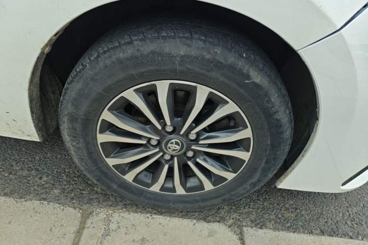 Used Toyota Corolla 2017 Revised Version 1.2T S-CVT GL-i Right Front Wheel Hub