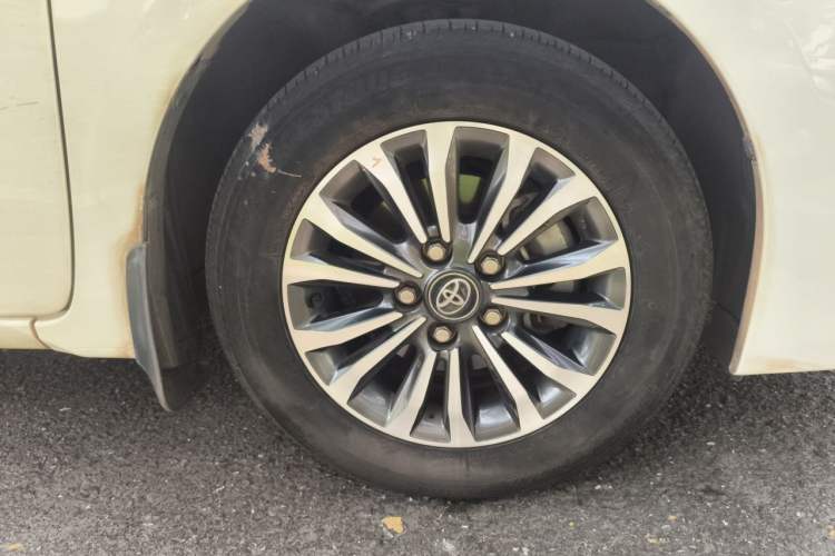 Used Toyota Corolla 2017 Revised Version 1.2T S-CVT GL Right Front Wheel Hub