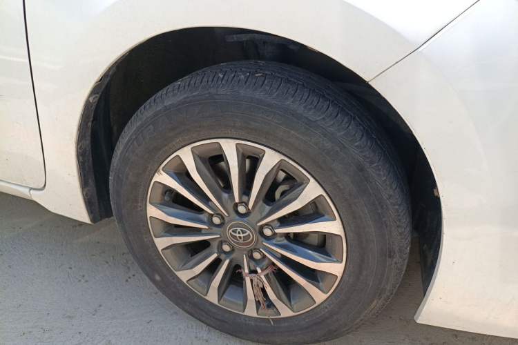 Used Toyota Corolla 2017 Revised Version 1.2T Manual GL Right Front Wheel Hub