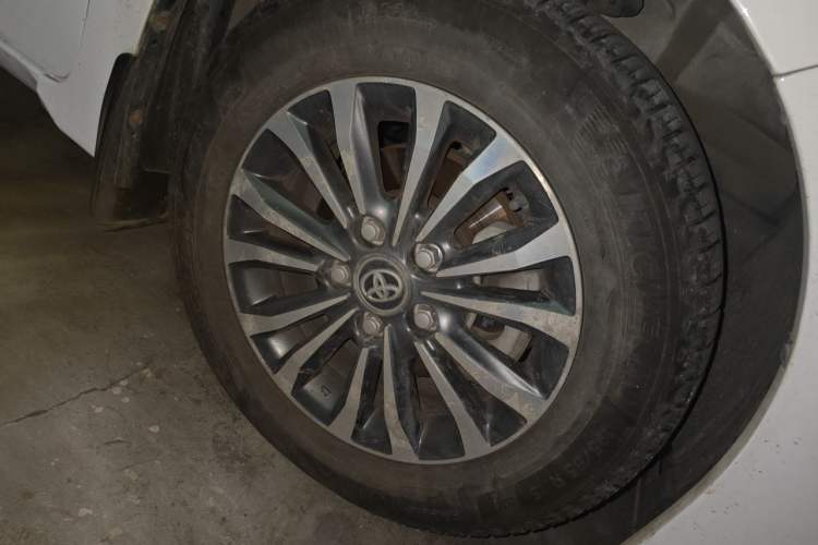 Used Toyota Corolla 2017 Revised Version 1.2T S-CVT GL Right Front Wheel Hub