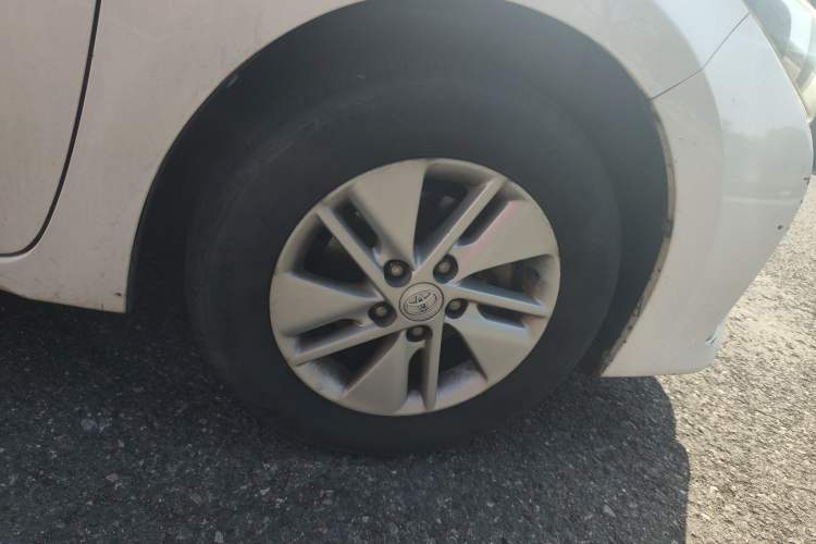 Used Toyota Corolla 2017 1.2T CVT GL Right Front Wheel Hub