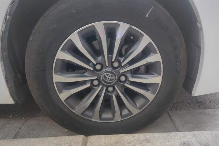 Used Toyota Corolla 2017 Revised Version 1.2T S-CVT GL-i Leather Edition Right Front Wheel Hub