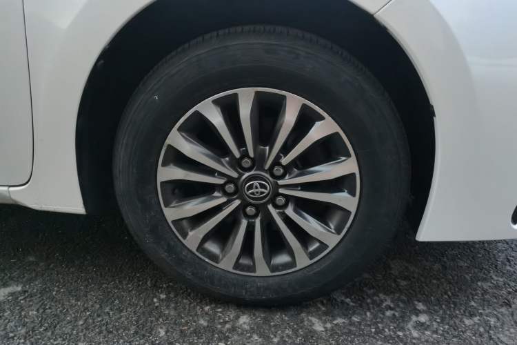 Used Toyota Corolla 2017 Revised Version 1.2T S-CVT GL Right Front Wheel Hub