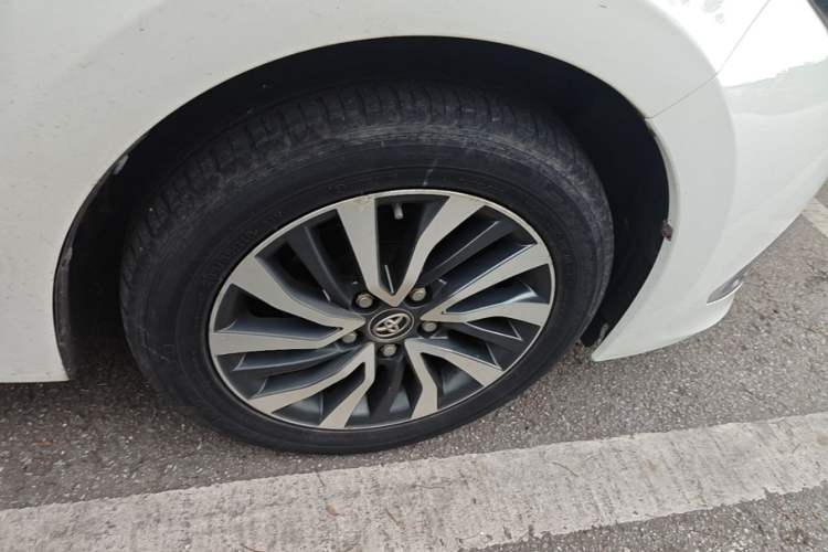 Used Toyota Corolla 2017 Revised Dual-Engine 1.8L E-CVT Luxury Edition Right Front Wheel Hub