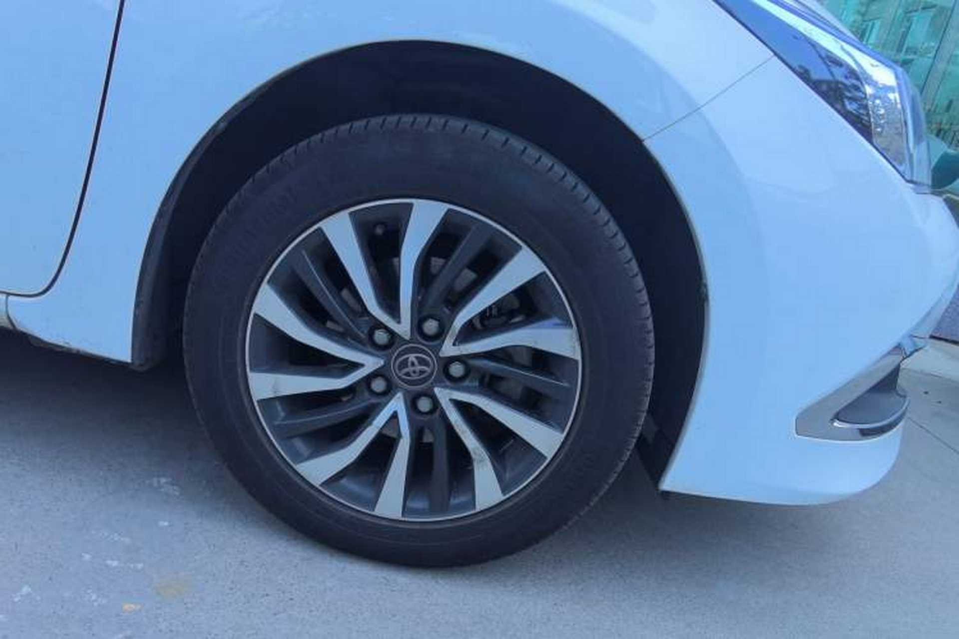 Used Toyota Corolla 2017 Revised Dual-Engine 1.8L E-CVT Elite Edition Right Front Wheel Hub