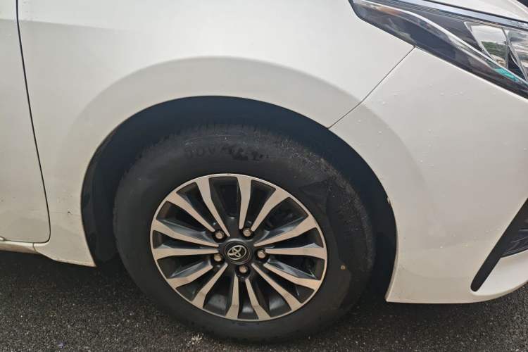 Used Toyota Corolla 2017 Revised Version 1.2T S-CVT GL-i Right Front Wheel Hub