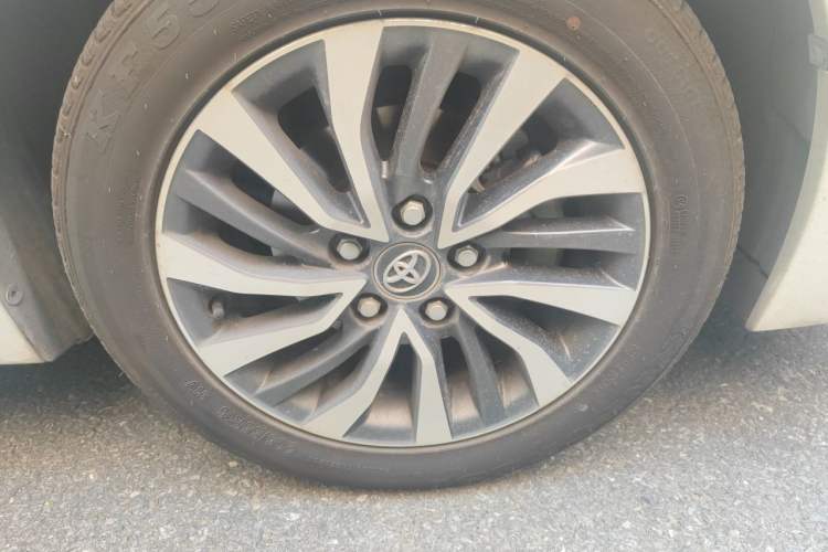 Used Toyota Corolla 2017 Revised Dual-Engine 1.8L E-CVT Elite Edition Right Front Wheel Hub