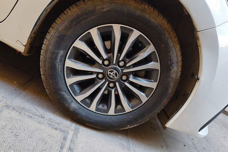 Used Toyota Corolla 2017 Revised Version 1.2T S-CVT GL-i Right Front Wheel Hub