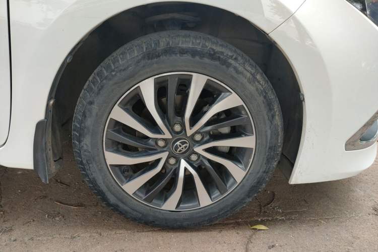 Used Toyota Corolla 2017 Revised Dual-Engine 1.8L E-CVT Elite Edition Right Front Wheel Hub