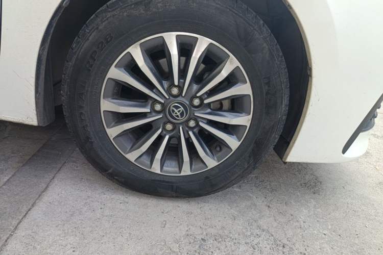 Used Toyota Corolla 2017 Revised Version 1.2T S-CVT GL Right Front Wheel Hub