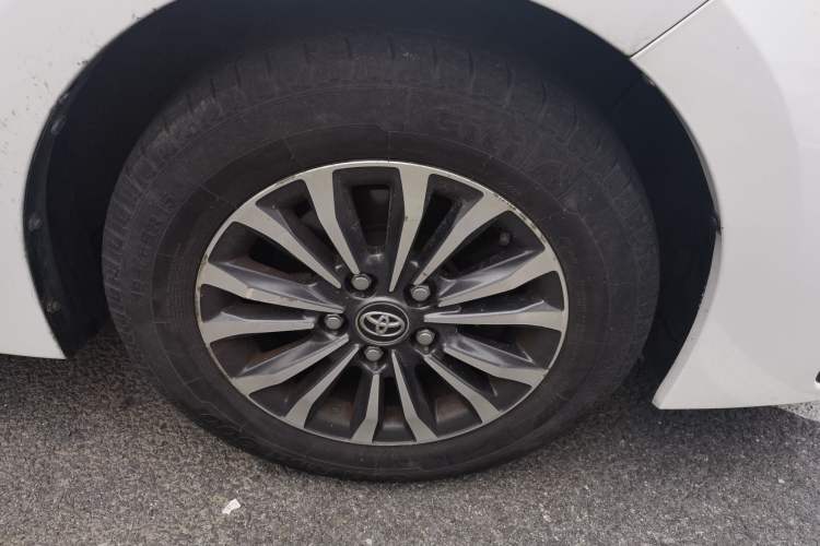 Used Toyota Corolla 2017 Revised Version 1.2T S-CVT GL Right Front Wheel Hub