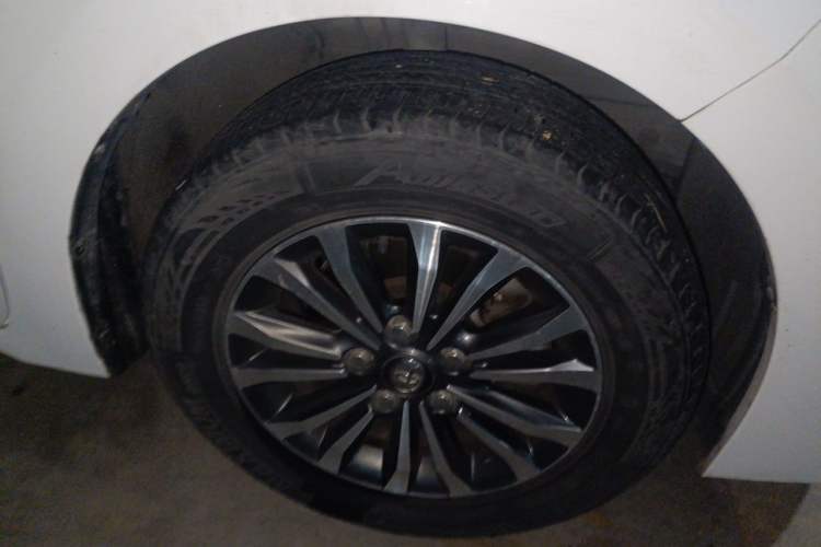 Used Toyota Corolla 2017 1.2T CVT GL Right Front Wheel Hub