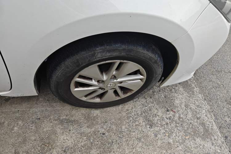 Used Toyota Corolla 2017 1.6L CVT GL Right Front Wheel Hub