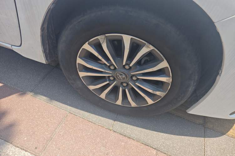 Used Toyota Corolla 2017 Revised Version 1.2T S-CVT GL Right Front Wheel Hub