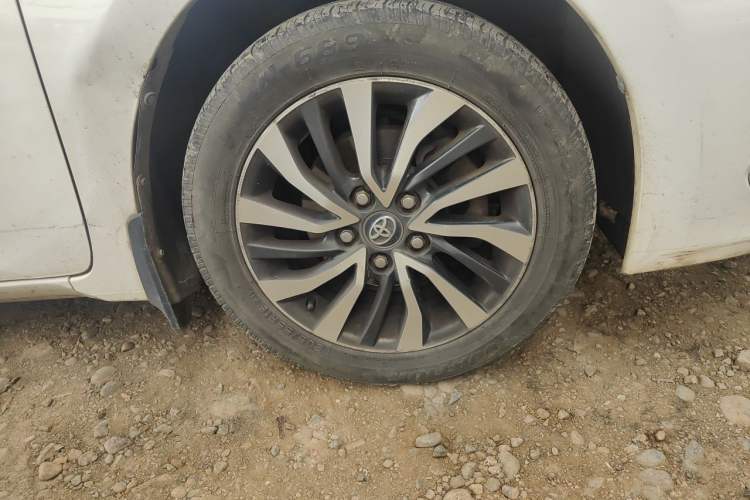 Used Toyota Corolla 2017 Revised Dual-Engine 1.8L E-CVT Leading Edition Right Front Wheel Hub