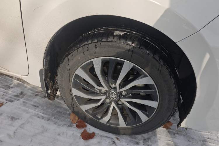 Used Toyota Corolla 2017 Revised Dual-Engine 1.8L E-CVT Elite Edition Right Front Wheel Hub