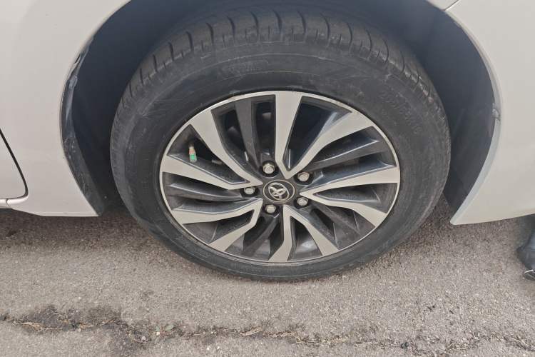 Used Toyota Corolla 2017 Revised Dual-Engine 1.8L E-CVT Elite Edition Right Front Wheel Hub