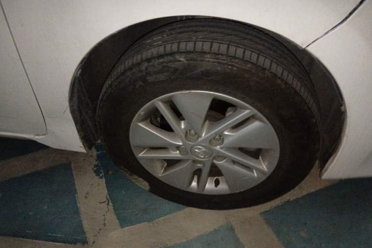 Used Toyota Corolla 2017 1.6L CVT GL Right Front Wheel Hub