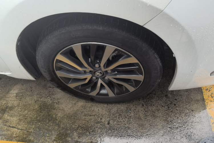 Used Toyota Corolla 2017 Revised Dual-Engine 1.8L E-CVT Elite Edition Right Front Wheel Hub