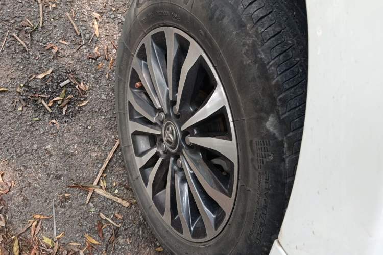 Used Toyota Corolla 2017 Revised Version 1.2T S-CVT GL Right Front Wheel Hub