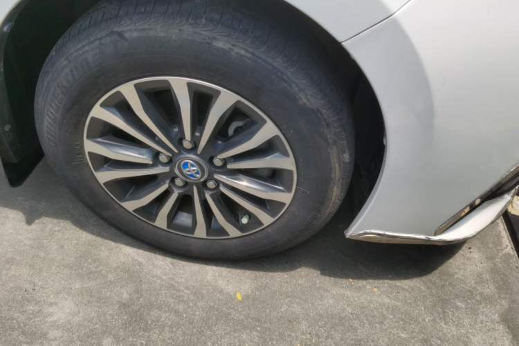 Used Toyota Corolla 2017 Revised Version 1.2T S-CVT GL Right Front Wheel Hub