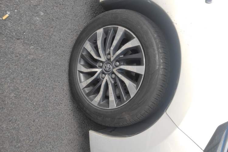 Used Toyota Corolla 2017 Revised Dual-Engine 1.8L E-CVT Leading Edition Right Front Wheel Hub