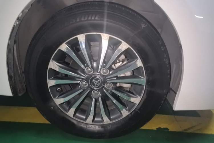 Used Toyota Corolla 2017 Revised Version 1.2T S-CVT GL-i Right Front Wheel Hub