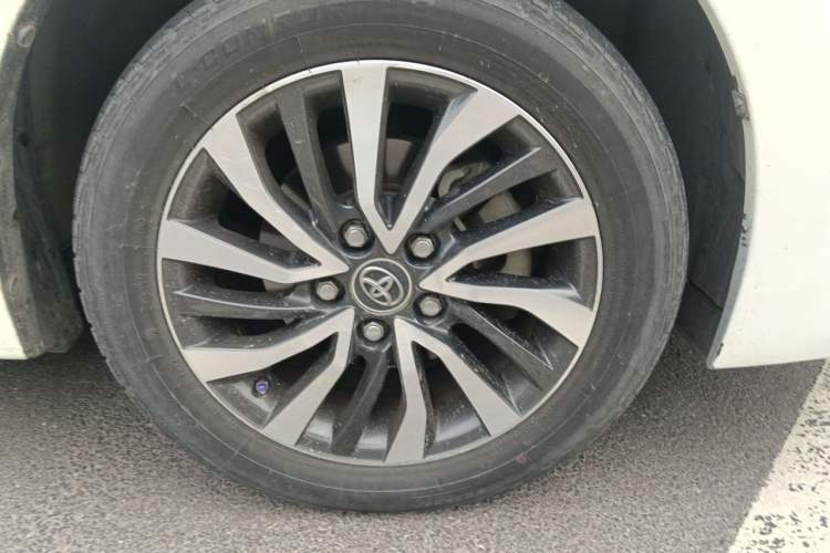 Used Toyota Corolla 2017 Revised Dual-Engine 1.8L E-CVT Elite Edition Right Front Wheel Hub