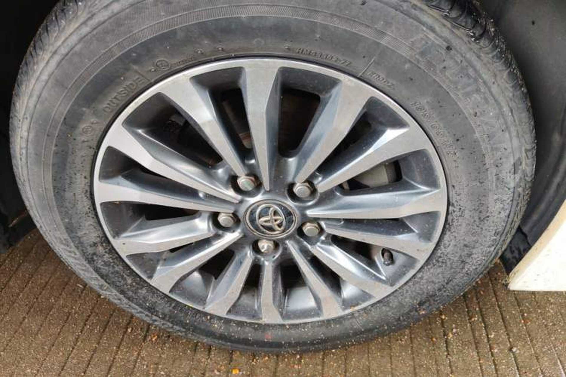 Used Toyota Corolla 2017 Revised Version 1.2T S-CVT GL Right Front Wheel Hub