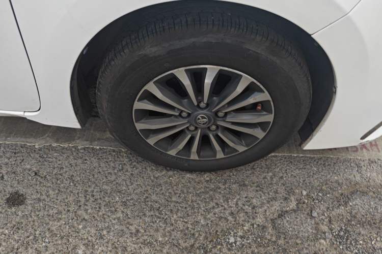 Used Toyota Corolla 2017 Revised Version 1.2T S-CVT GL Right Front Wheel Hub