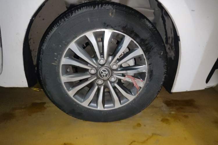 Used Toyota Corolla 2017 Revised Version 1.2T S-CVT GL Right Front Wheel Hub