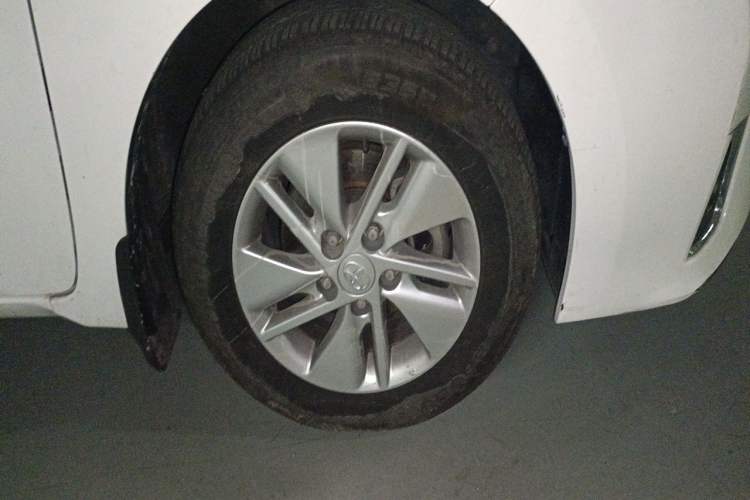 Used Toyota Corolla 2017 Revised Version 1.6L S-CVT GL Right Front Wheel Hub