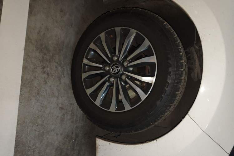 Used Toyota Corolla 2017 Revised Version 1.2T S-CVT GL-i Right Front Wheel Hub