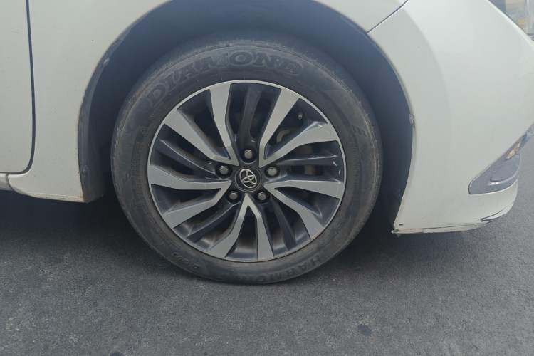Used Toyota Corolla 2017 Revised Dual-Engine 1.8L E-CVT Elite Edition Right Front Wheel Hub
