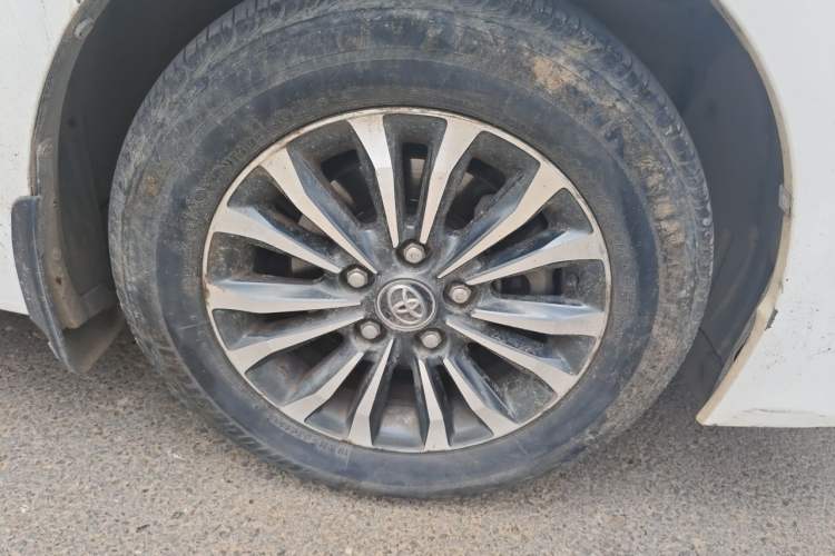 Used Toyota Corolla 2017 Revised Version 1.2T S-CVT GL Right Front Wheel Hub