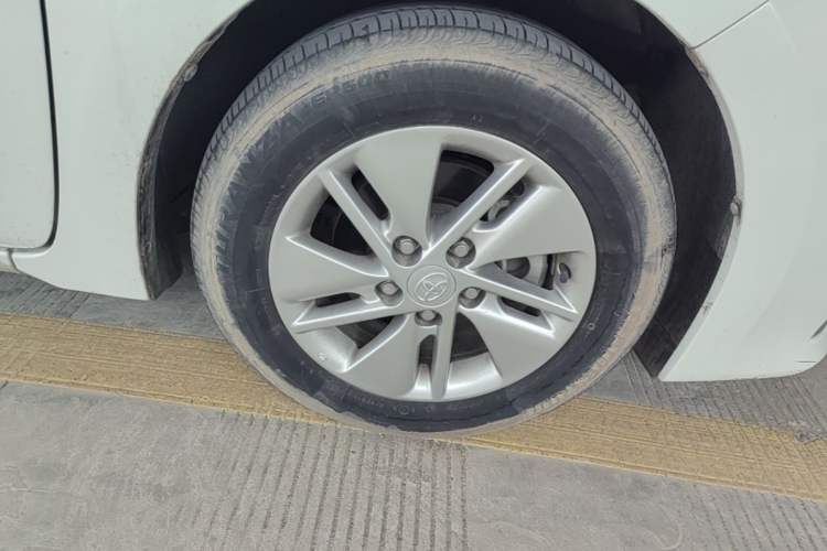 Used Toyota Corolla 2017 1.2T CVT GL-i Right Front Wheel Hub
