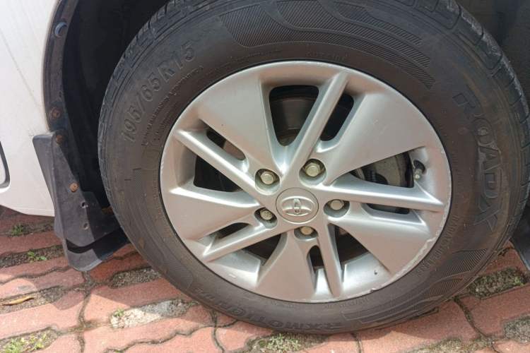 Used Toyota Corolla 2017 Revised Version 1.6L S-CVT GL Right Front Wheel Hub