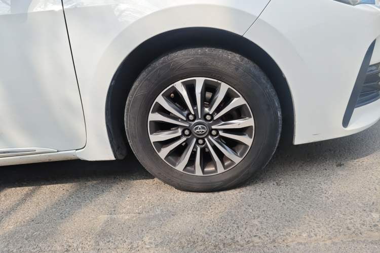 Used Toyota Corolla 2017 Revised Version 1.2T S-CVT GL-i Right Front Wheel Hub