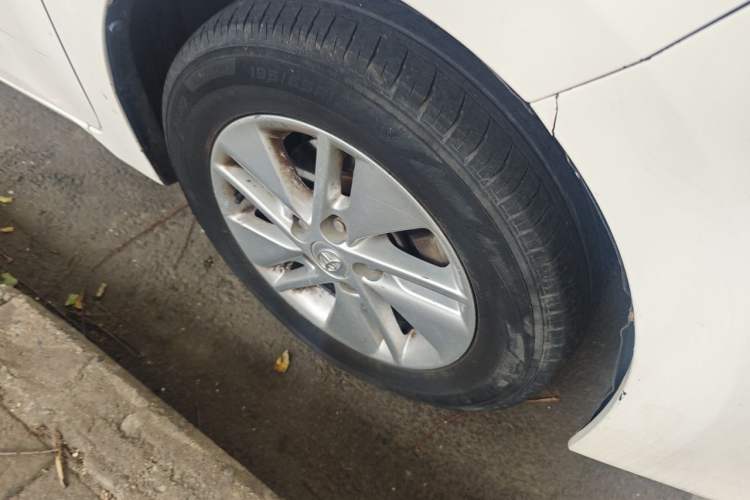 Used Toyota Corolla 2017 Revised Version 1.6L S-CVT GL Right Front Wheel Hub