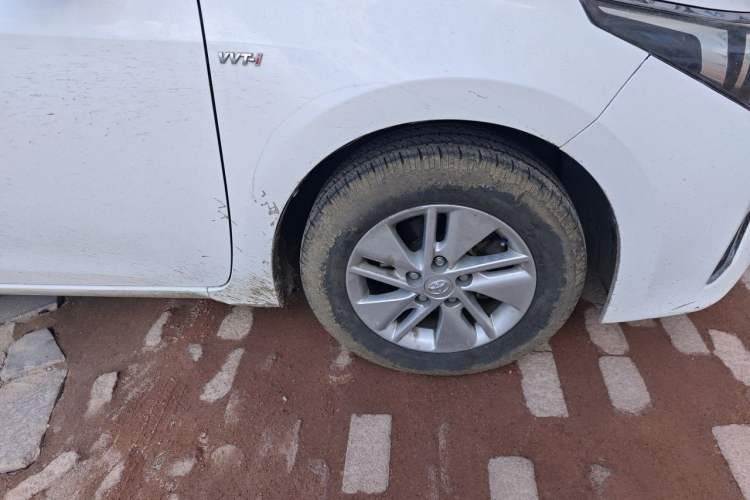 Used Toyota Corolla 2017 1.6L CVT GL Right Front Wheel Hub
