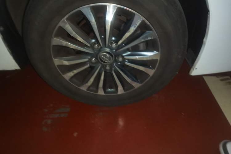 Used Toyota Corolla 2017 Revised Version 1.2T Manual GL Right Front Wheel Hub