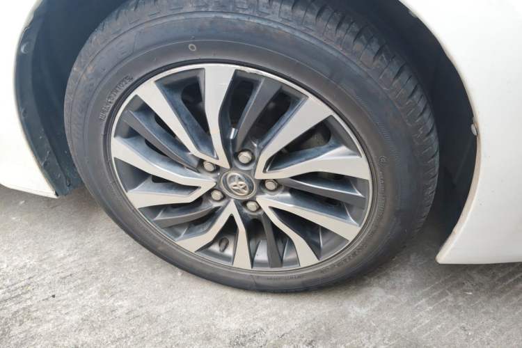 Used Toyota Corolla 2017 Revised Dual-Engine 1.8L E-CVT Leading Edition Right Front Wheel Hub
