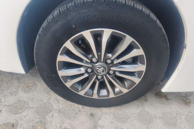 Used Toyota Corolla 2017 Revised Version 1.2T S-CVT GL Right Front Wheel Hub